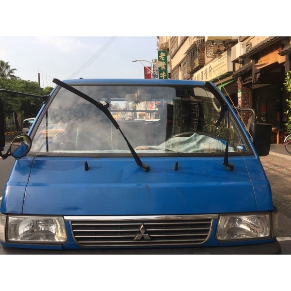 10年以上 三菱得利卡貨車 舊紙換新 全車3M 8702M