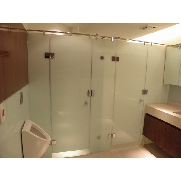 玻璃搗擺 玻璃搗擺,永大鋁業股份有限公司