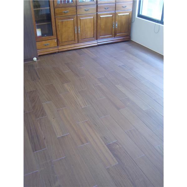 沉水胡桃實木地板(自然塗裝),正德地板有限公司