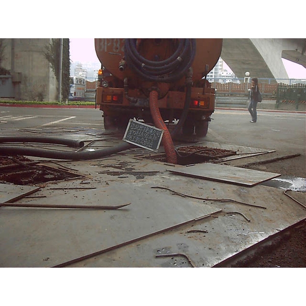 捷運新店站抽水肥、抽化糞池施工,福將環保工程有限公司