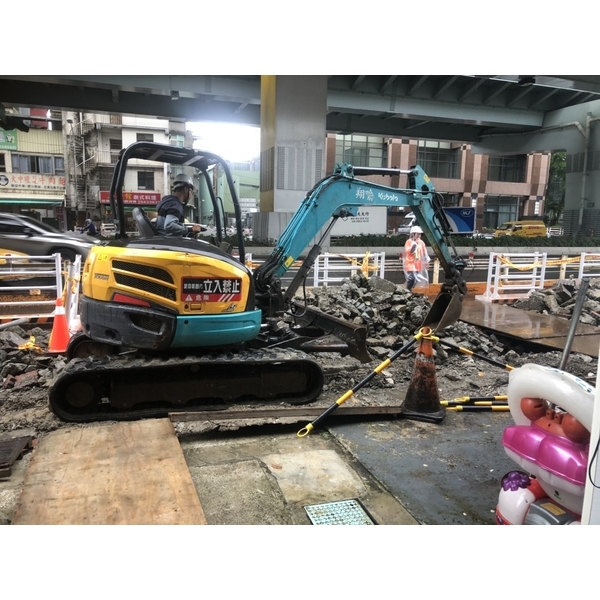 道路整地 道路整地,翔喻企業有限公司