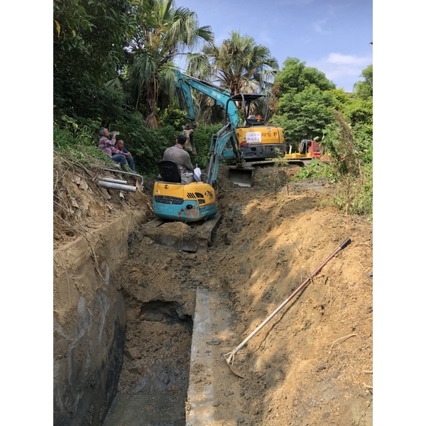 挖土機整地工程-翔喻企業有限公司