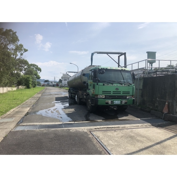 自來水水車 自來水水車-翔喻企業有限公司