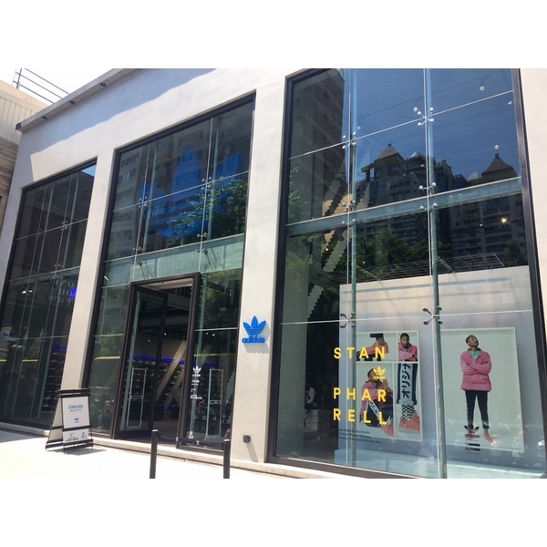 點支式無框玻璃帷幕牆,凱嘉宏企業有限公司