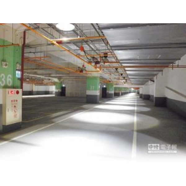 台南海安路地下停車場(外牆塗裝)