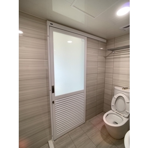 浴室日式橫拉門