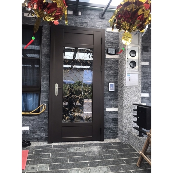 玄關門範例1-勝欣鋼鋁門窗行