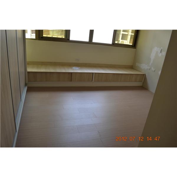 水波紋-銀河秋香6.4寸3分超耐磨地板,山衍實業有限公司