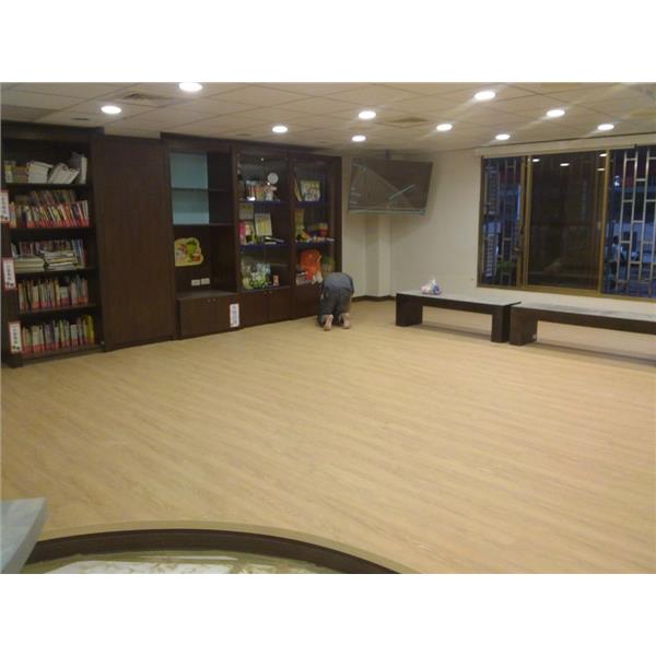 美耐板超耐磨地板 時尚自然紋系列-馬爾地夫橡木 美耐板超耐磨地板 時尚自然紋系列-馬爾地夫橡木,山衍實業有限公司