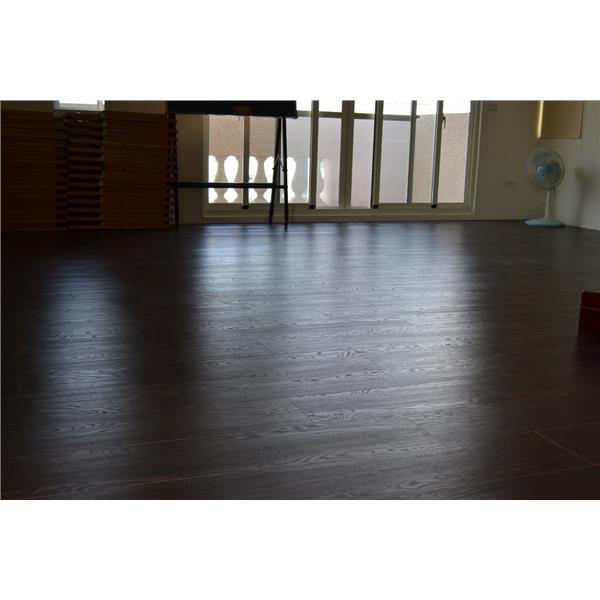 超耐磨地板碳化基材 蕭瑟棕,山衍實業有限公司
