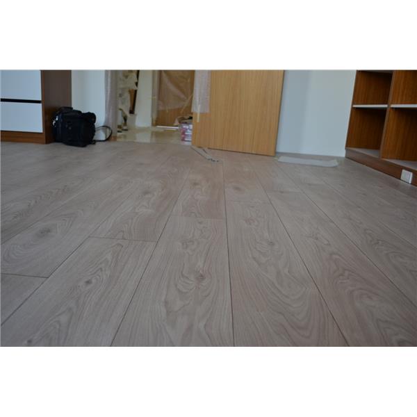 Krono 超耐磨地板 妥思卡娜橡木,山衍實業有限公司