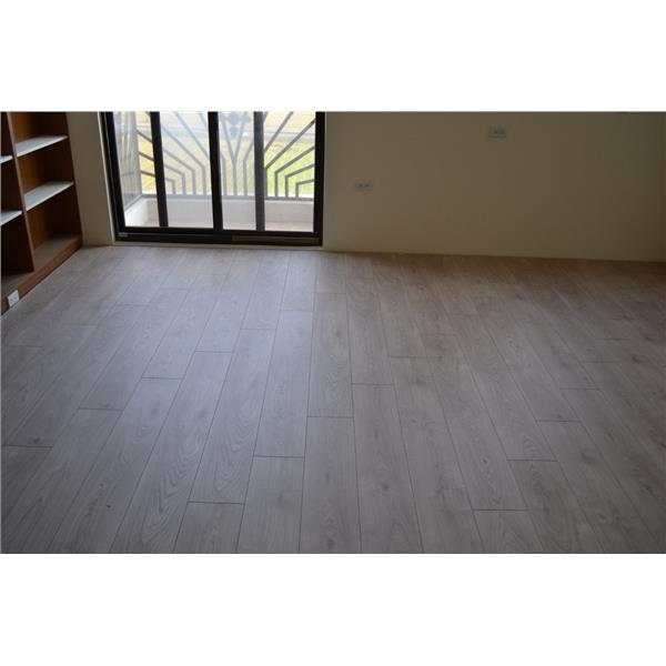 Krono 超耐磨地板 妥思卡娜橡木,山衍實業有限公司