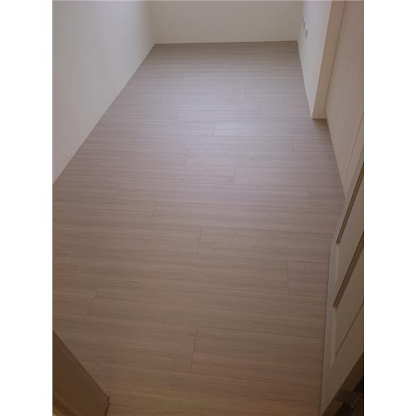 美耐板超耐磨地板OM系列芋灰 美耐板超耐磨地板OM系列芋灰,山衍實業有限公司