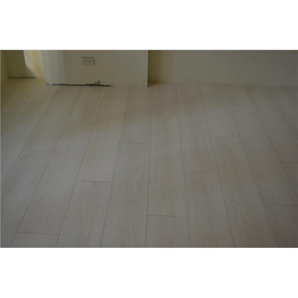 7.8寸超耐磨地板 碳化基材 天然紋系列 白沙灣 7.8寸超耐磨地板 碳化基材 天然紋系列 白沙灣,山衍實業有限公司