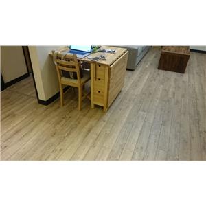 Robina 羅賓超耐磨地板(12mm) 聖母峰