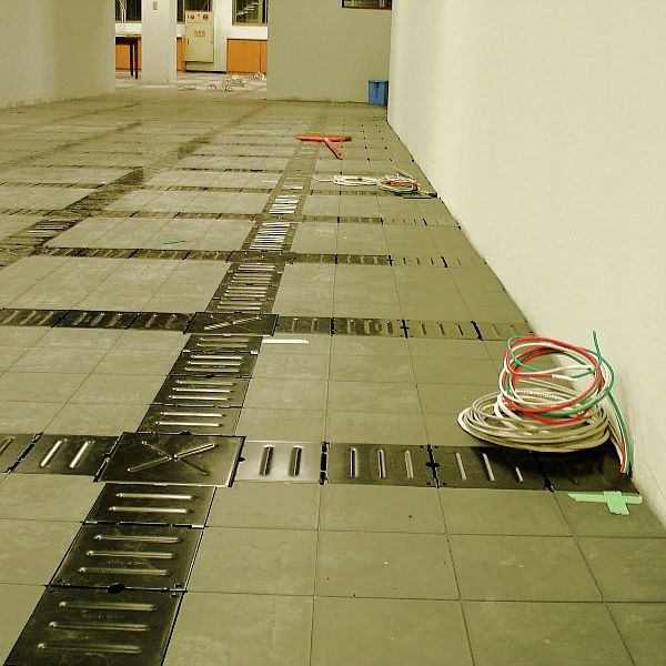 ECO面貼仿木紋塑膠地磚-台北市勞工局