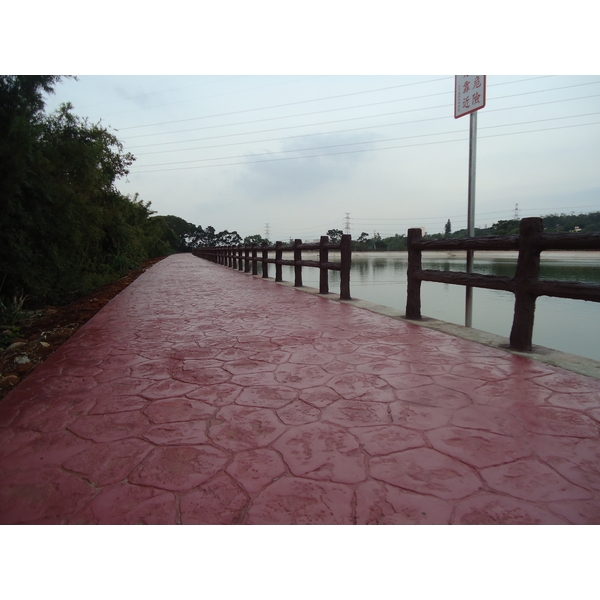 彩色壓花地坪_八德農田水利會池塘步道,凡臣企業有限公司