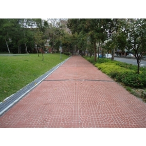 乾式紙模地坪(小十字圓樣式)-台北市景華公園人行道地坪