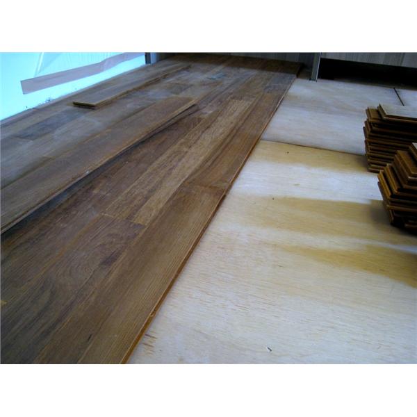 施工步驟2-在釘上地板，萬事起頭難啊!,同毅地板木業有限公司