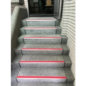 樓梯防撞止滑條