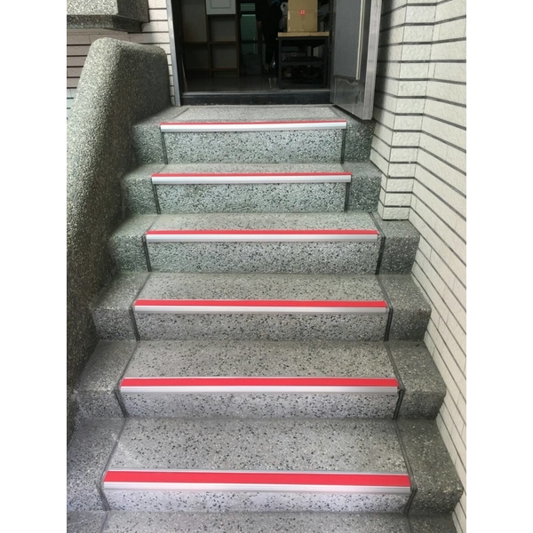 樓梯防撞止滑條,同育展業有限公司
