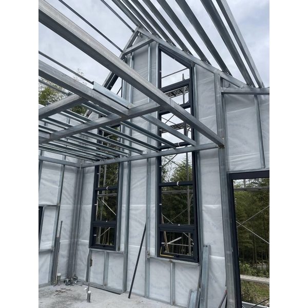 隔間工程,聖龍實業社