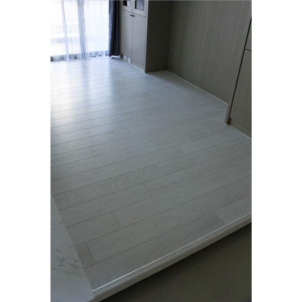 遠景系列 白晶崖豆木 UF1300 遠景系列 白晶崖豆木 UF1300,九如實業股份有限公司