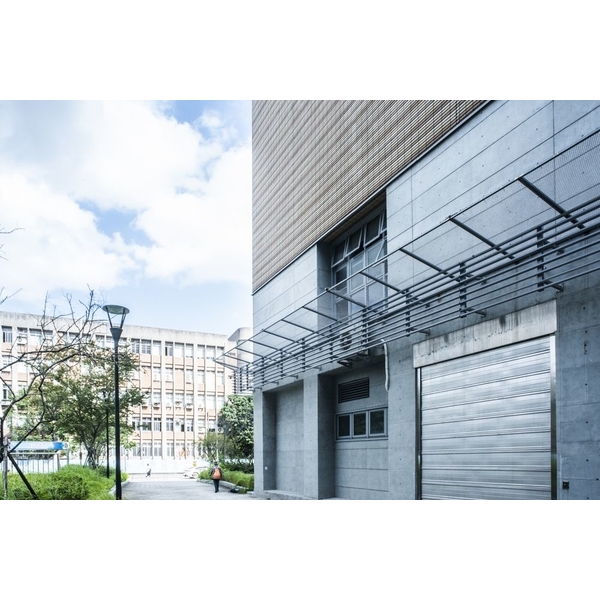 和平實驗國小防-磁磚墜落網-開旭專業圍網有限公司