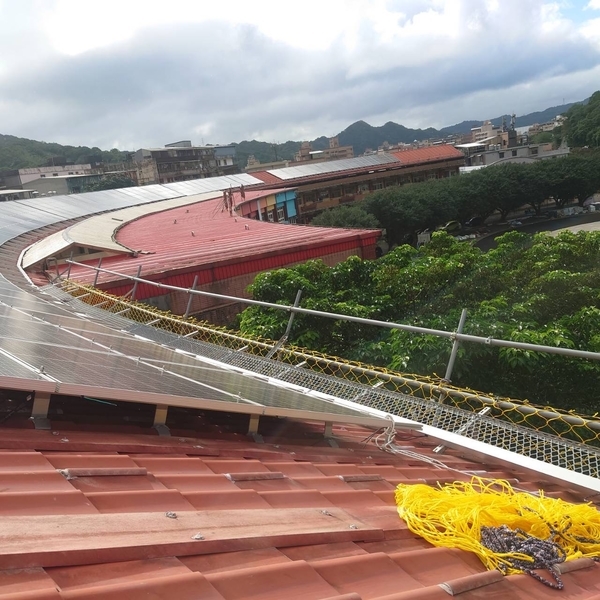 瑞芳國中-安全欄杆防護網