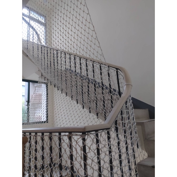 中華電信研究院-樓梯防護網-開旭專業圍網有限公司