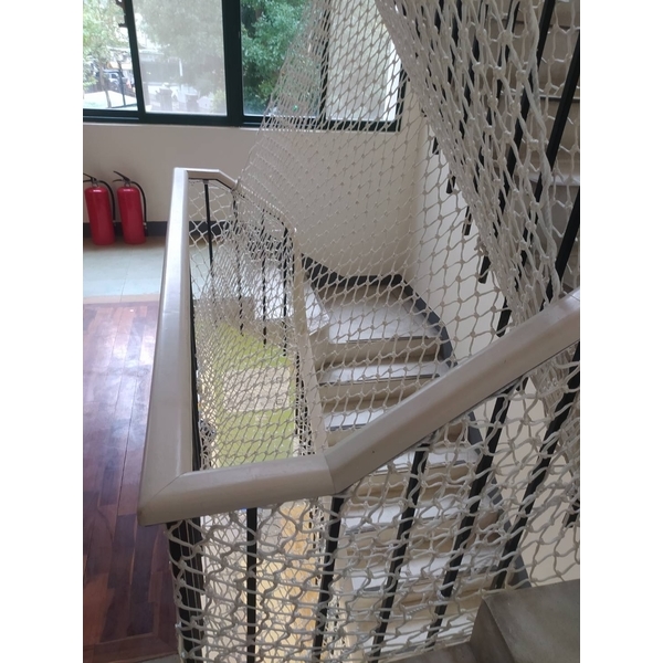 中華電信研究院-樓梯防護網-開旭專業圍網有限公司