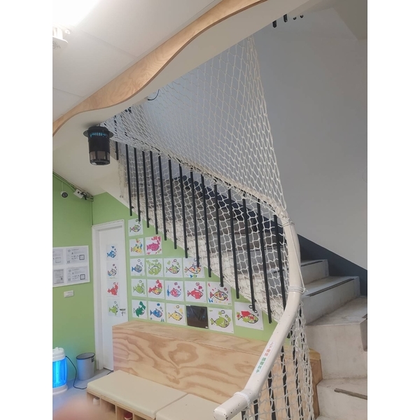中華電信研究院-樓梯防護網,開旭專業圍網有限公司
