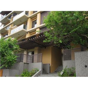 格柵雨遮及玻璃欄杆