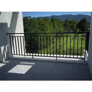 鐵製欄杆