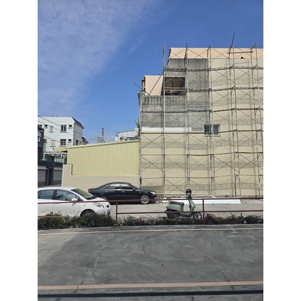房屋壁癌牆面戶外裝修板施作｜員裕裝潢設計工程行