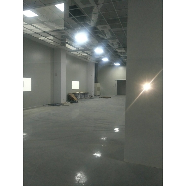 工廠生產區跟工廠照明