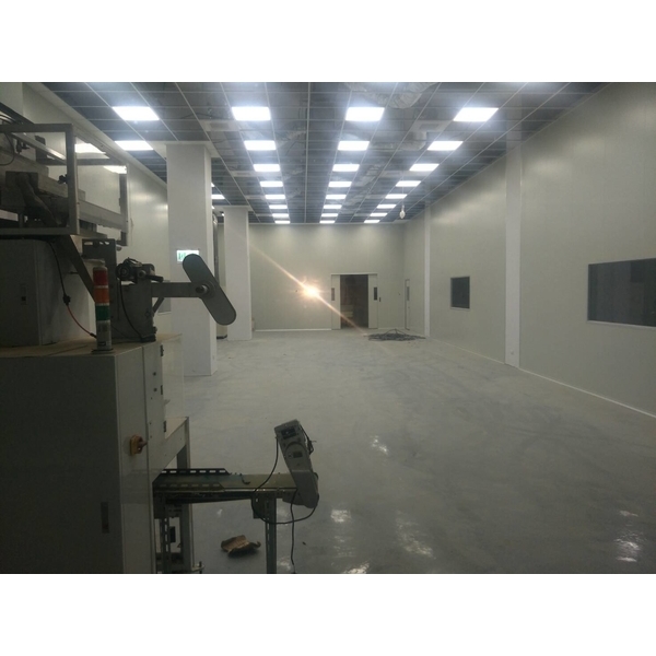 工廠生產區跟工廠照明