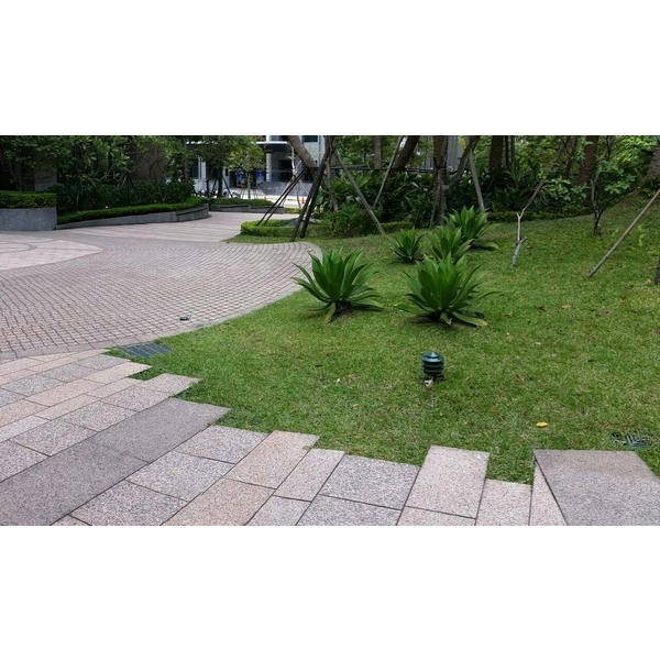 內湖社區庭園照景,奧立科技能源股份有限公司