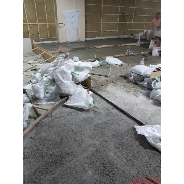 高架地板反向階梯做法