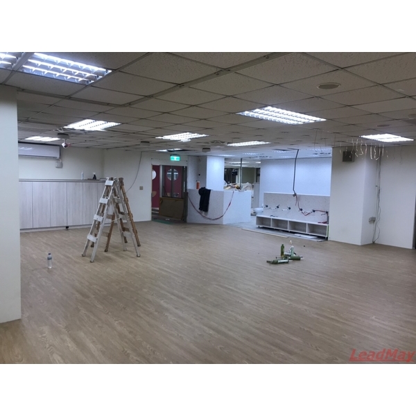 卡扣地板施工-力美建材有限公司