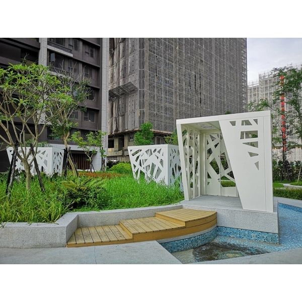 幸福莊園社區-中庭水池造景,芝華企業股份有限公司