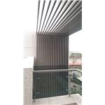 延平北路直向鋁格柵及夾具式玻璃欄杆 - 雅固婷金屬建材有限公司