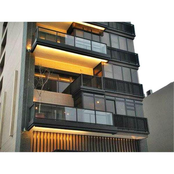 竹北嘉豐二街-格柵及玻璃欄杆,雅固婷金屬建材有限公司