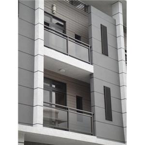 苗栗公館-康勝輕井澤格柵&玻璃欄杆