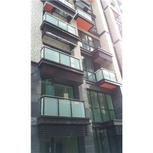 鋁合金框式玻璃欄杆及鋁合金裝飾格柵