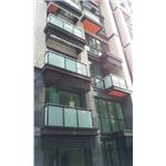 鋁合金框式玻璃欄杆及鋁合金裝飾格柵 - 雅固婷金屬建材有限公司