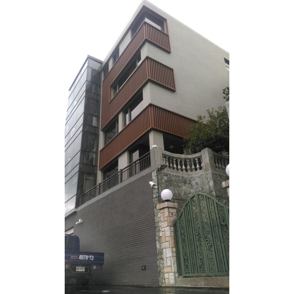 景聖路造型直向格柵.陽台欄杆,雅固婷金屬建材有限公司
