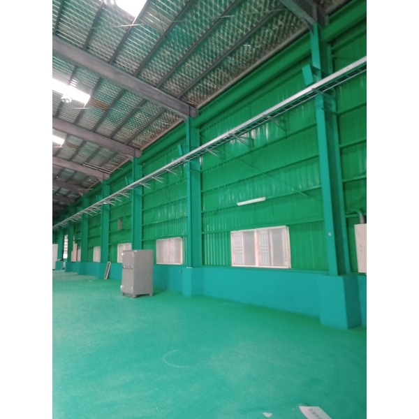 廠房內噴漆工程,伍山實業社