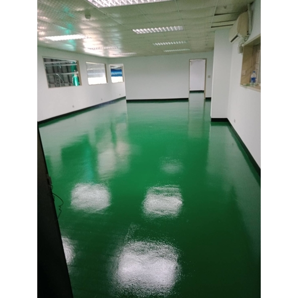 室內地板漆完工