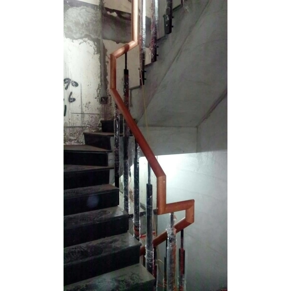 樓梯扶手-天梯實業有限公司